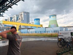 Mobilne laboratorium NDT: Jak zaawansowana diagnostyka w terenie optymalizuje koszty utrzymania ruchu?